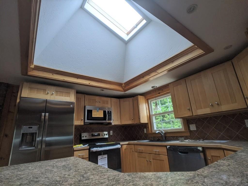 106 Stebbins Road Monson, MA 01057 - Photo 3 of 33