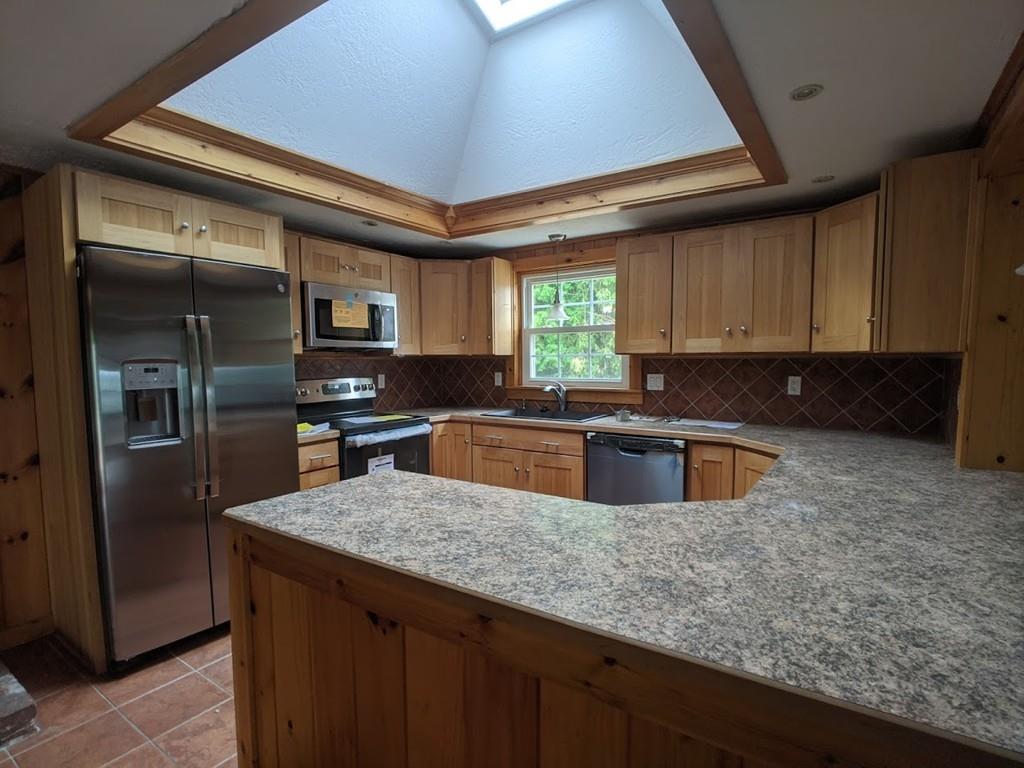 106 Stebbins Road Monson, MA 01057 - Photo 4 of 33