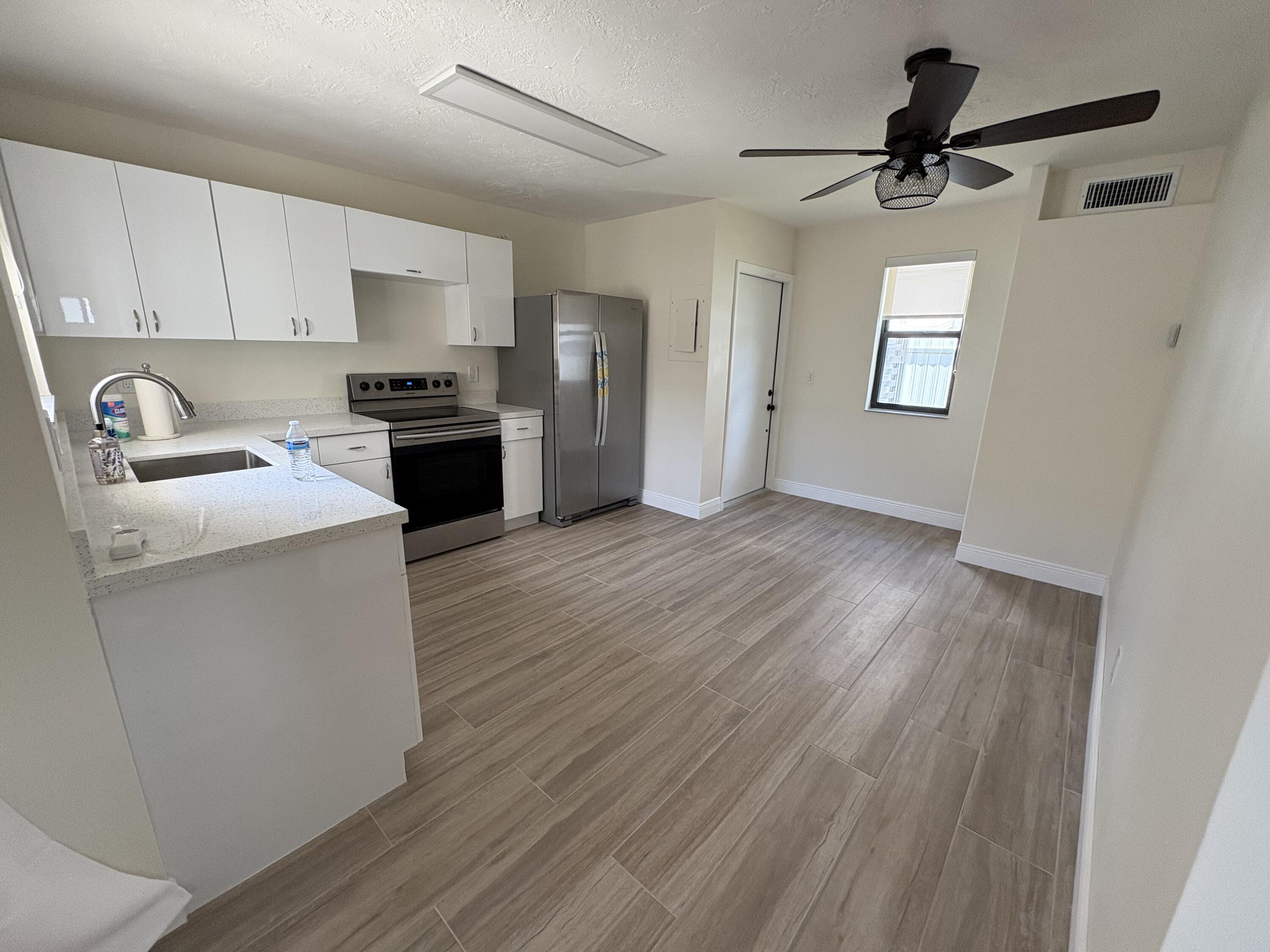 10928 Southwest 2nd Street Miami, FL 33174 - Photo 3 of 12 IMG_8124
