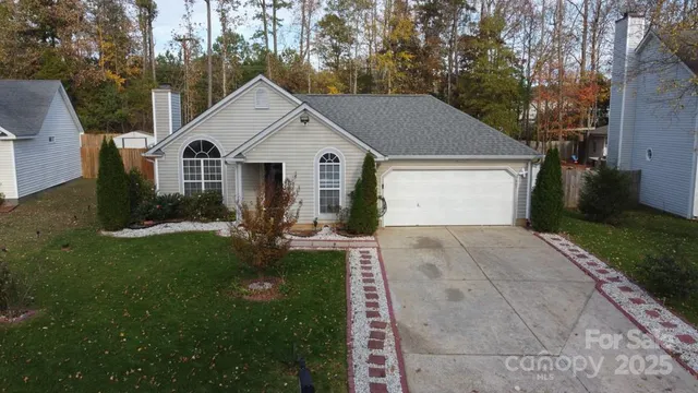$337,500 | 7407 Heronwood Lane, Charlotte, NC 28227