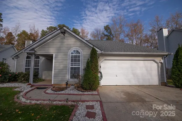 $337,500 | 7407 Heronwood Lane, Charlotte, NC 28227