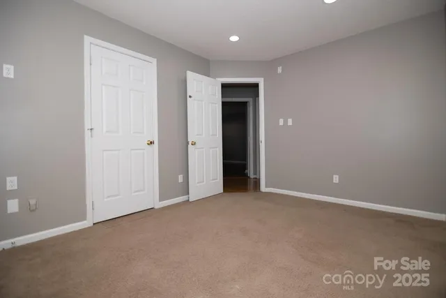 $337,500 | 7407 Heronwood Lane, Charlotte, NC 28227