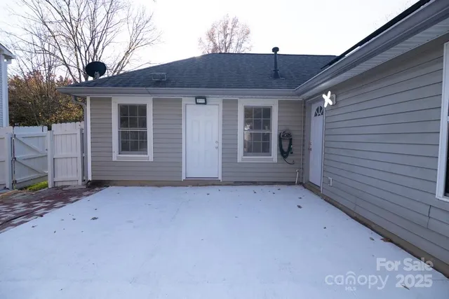 $337,500 | 7407 Heronwood Lane, Charlotte, NC 28227