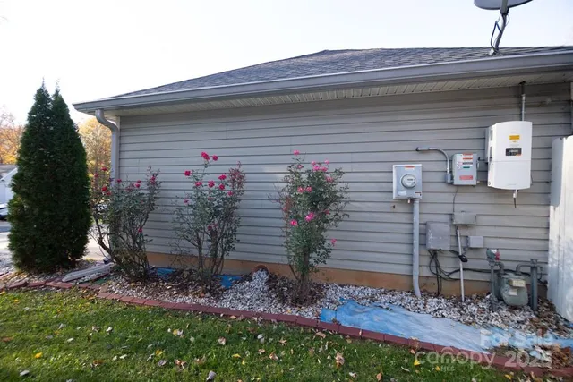 $337,500 | 7407 Heronwood Lane, Charlotte, NC 28227