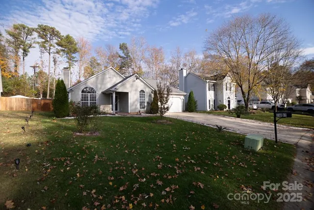 $337,500 | 7407 Heronwood Lane, Charlotte, NC 28227