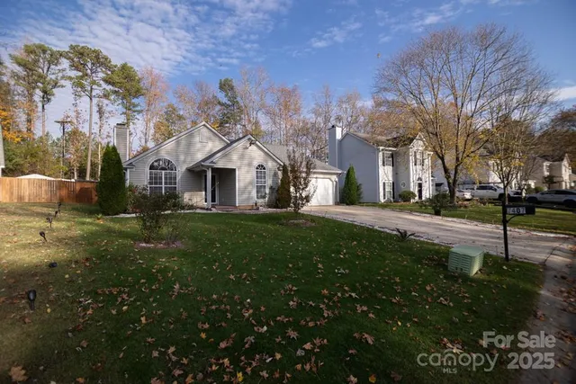 $337,500 | 7407 Heronwood Lane, Charlotte, NC 28227