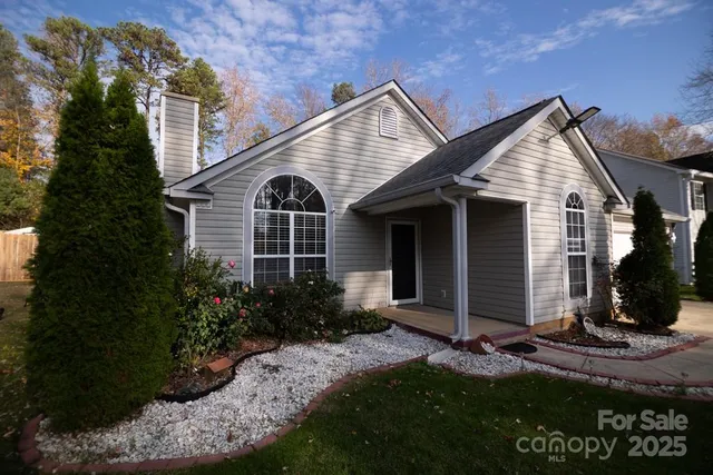 $337,500 | 7407 Heronwood Lane, Charlotte, NC 28227