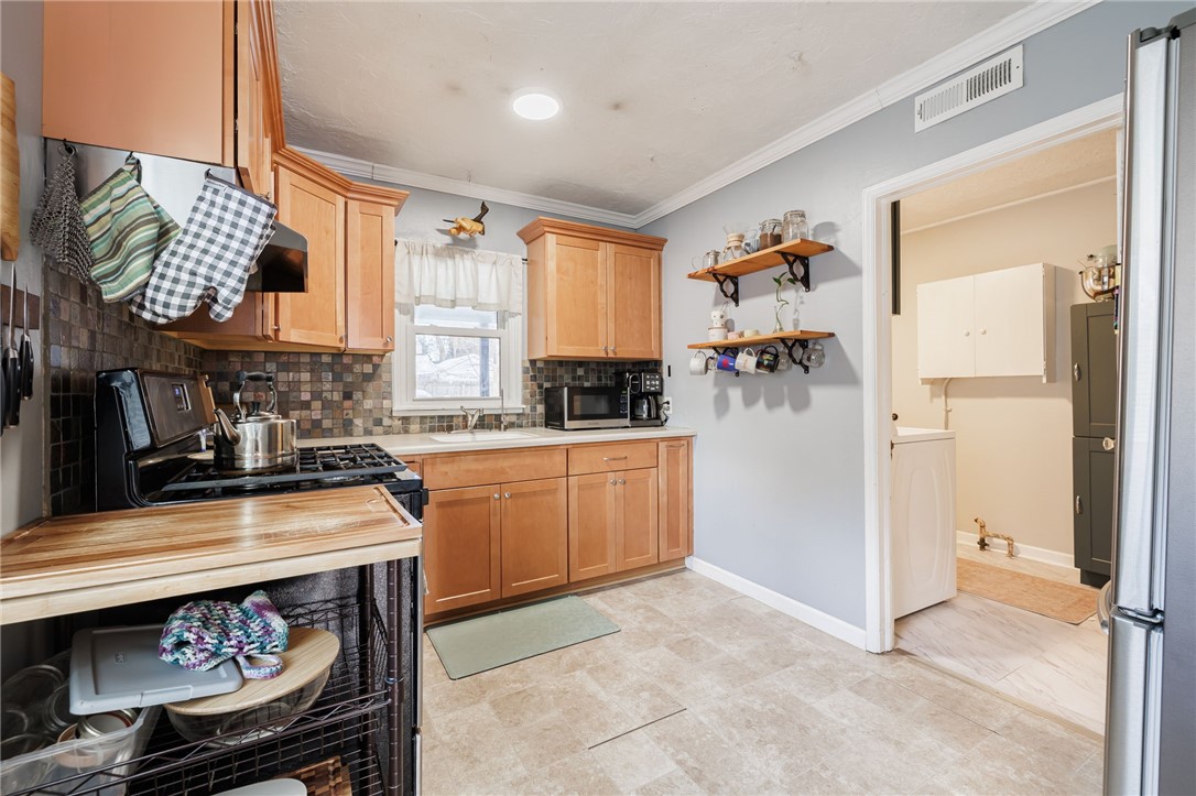 44 Dorking Road Brighton, NY 14610 - Photo 17 of 25