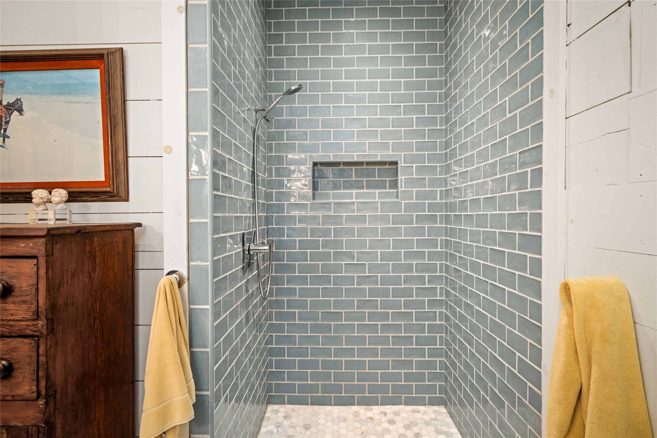 4502 Stanford Street Houston, TX 77006 - Photo 27 of 39 a bathroom with a shower