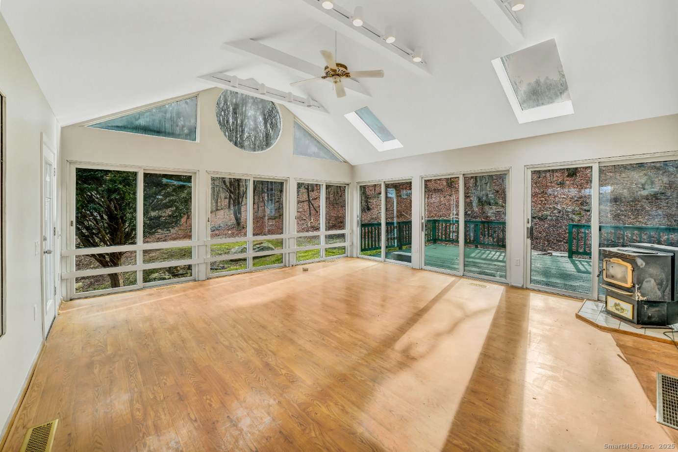 360 Old Sherman Hill Road Woodbury, CT 06798 - Photo 4 of 19 a view of an apartment with balcony