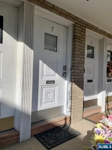 $2,200 | 1120 50th Street, Unit 7, North Bergen, NJ 07047