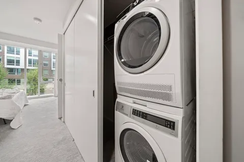 $799,000 | 2 Earhart Street, Unit 308, Cambridge, MA 02141