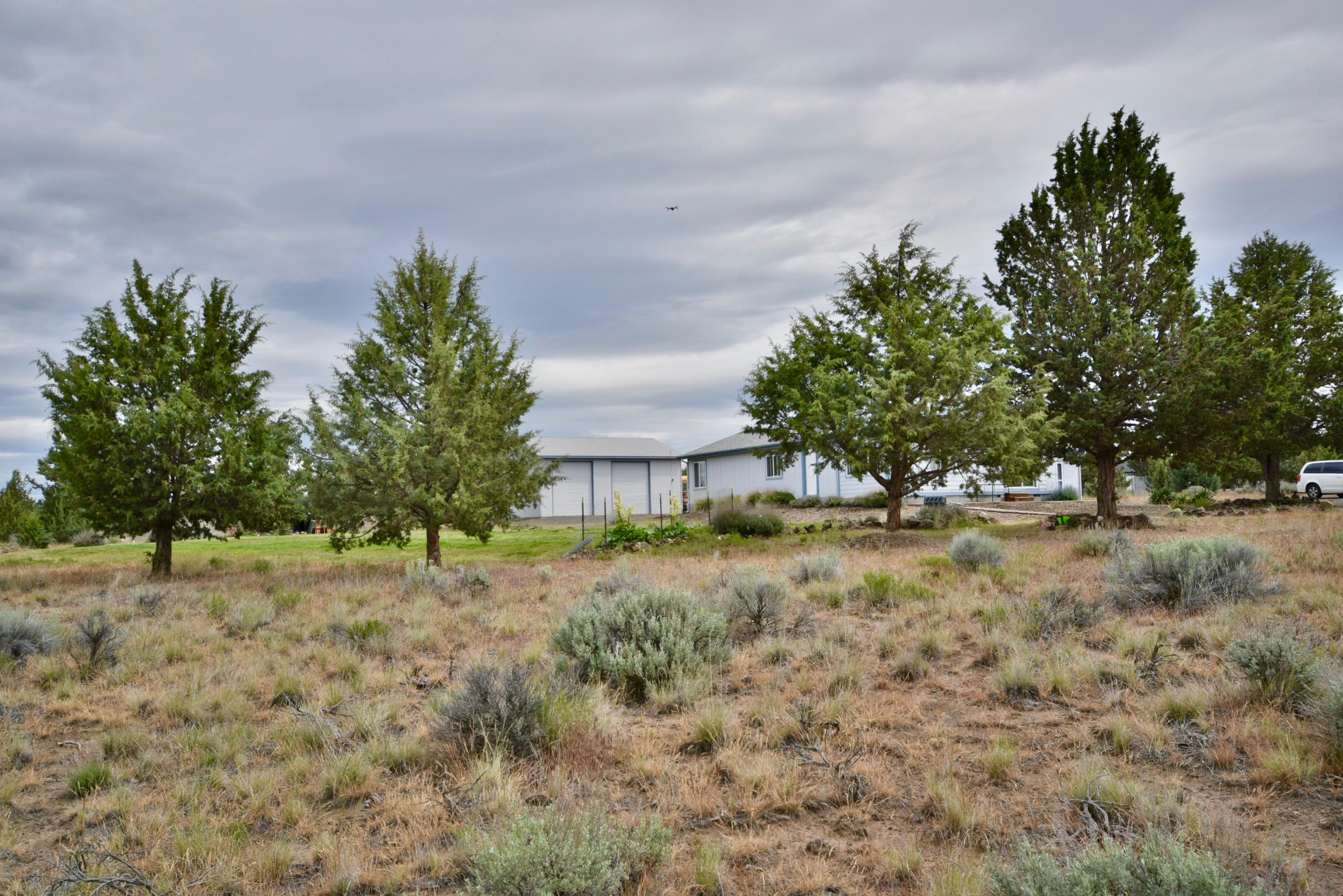 7270 Southwest Shad Road Terrebonne, OR 97760 - Photo 9 of 25 DSC_0312