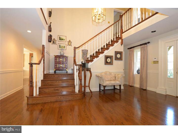 233 Ravenscliff Road Wayne, PA 19087 - Photo 2 of 25