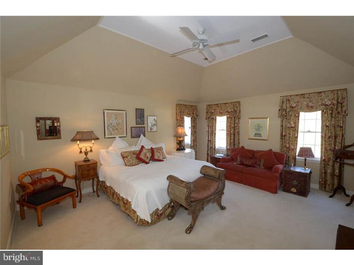 233 Ravenscliff Road Wayne, PA 19087 - Photo 12 of 25