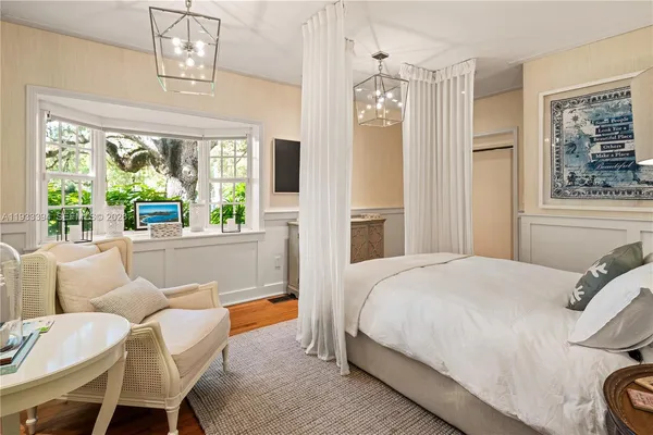 $8,499,999 | 4871 Southwest 74th Terrace, Miami, FL 33143