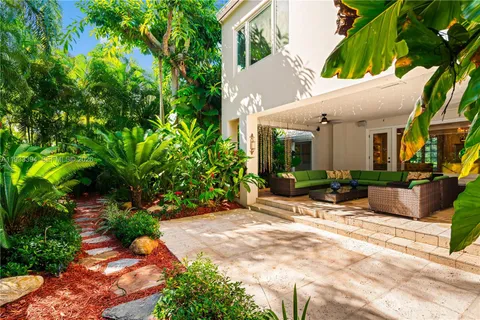 $8,699,000 | 4871 Southwest 74th Terrace, Miami, FL 33143