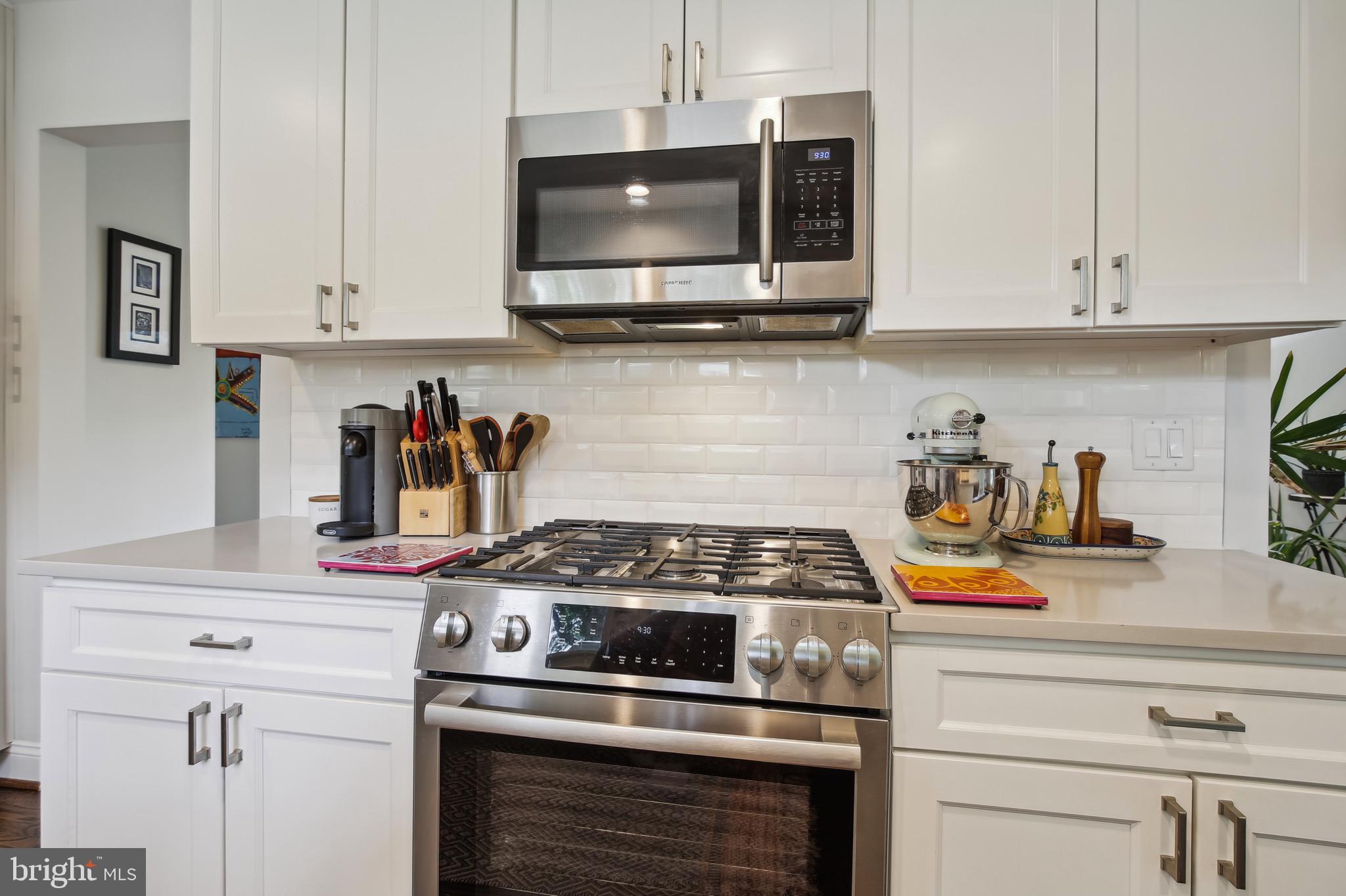 6402 Fort Hunt Road Alexandria, VA 22307 - Photo 10 of 34 Quartz counters