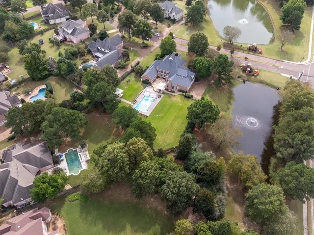 $925,000 | 2400 Halle Parkway, Collierville, TN 38017