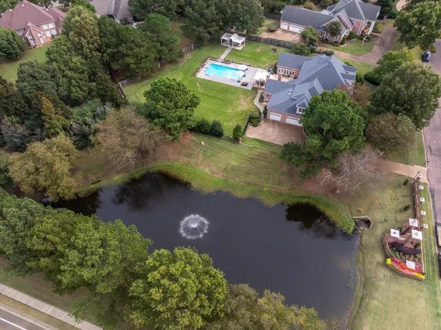 $925,000 | 2400 Halle Parkway, Collierville, TN 38017