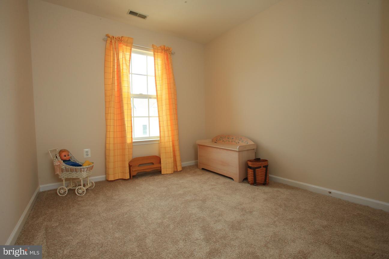 6106 Pine Ridge Terrace Frederick, MD 21701 - Photo 16 of 29 Bedroom #3 with new paint and carpet