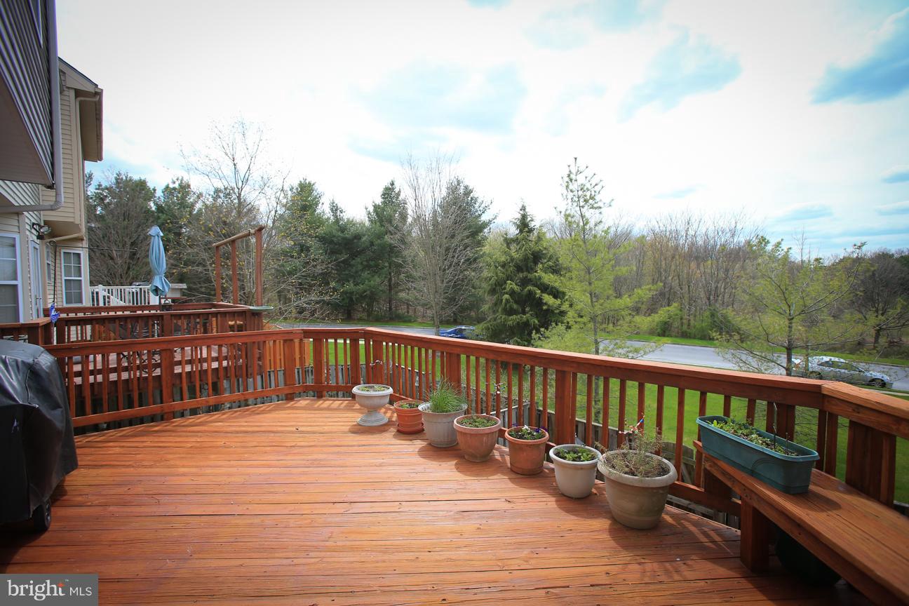 6106 Pine Ridge Terrace Frederick, MD 21701 - Photo 26 of 29 Built in seating for extra guests