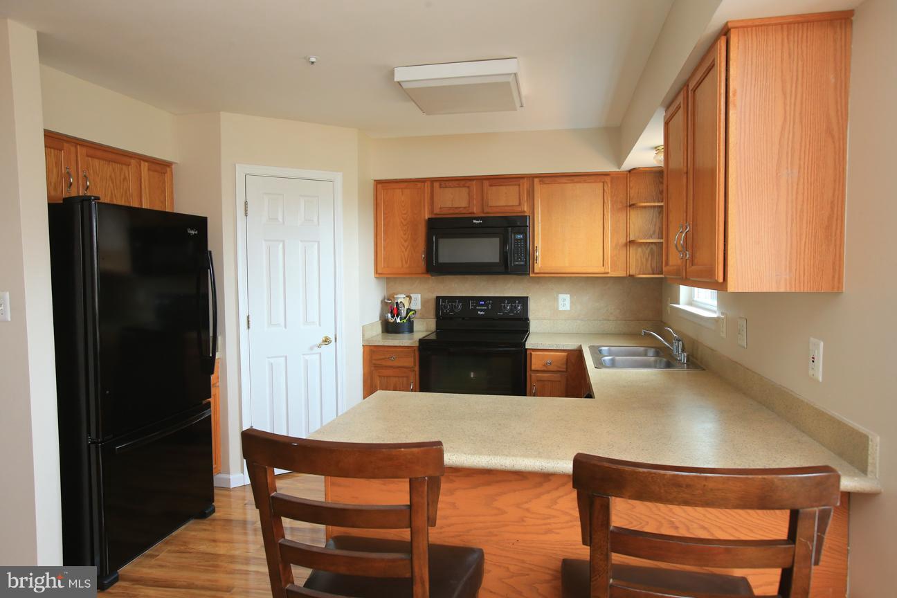 6106 Pine Ridge Terrace Frederick, MD 21701 - Photo 9 of 29 Kitchen Bar