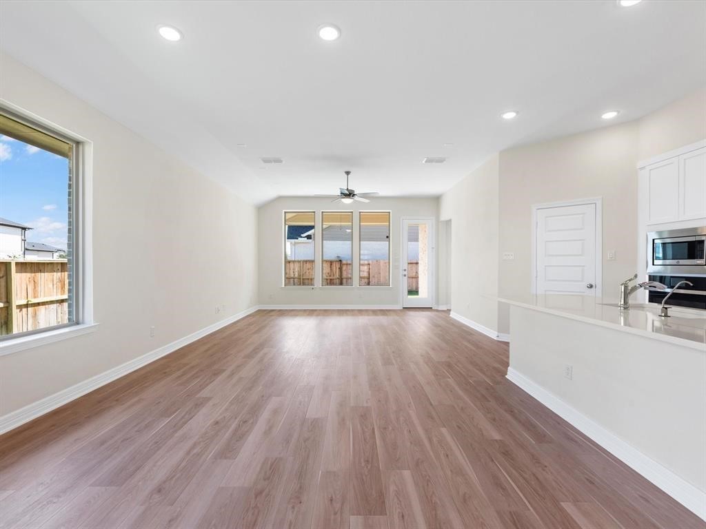 4203 Chloe Ridge Lane Fulshear, TX 77441 - Photo 5 of 46