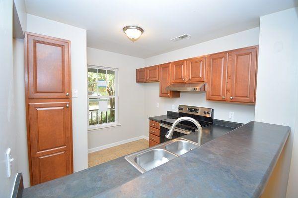 621 Temple Road, Unit B Ladson, SC 29456 - Photo 3 of 12 kitchen 2