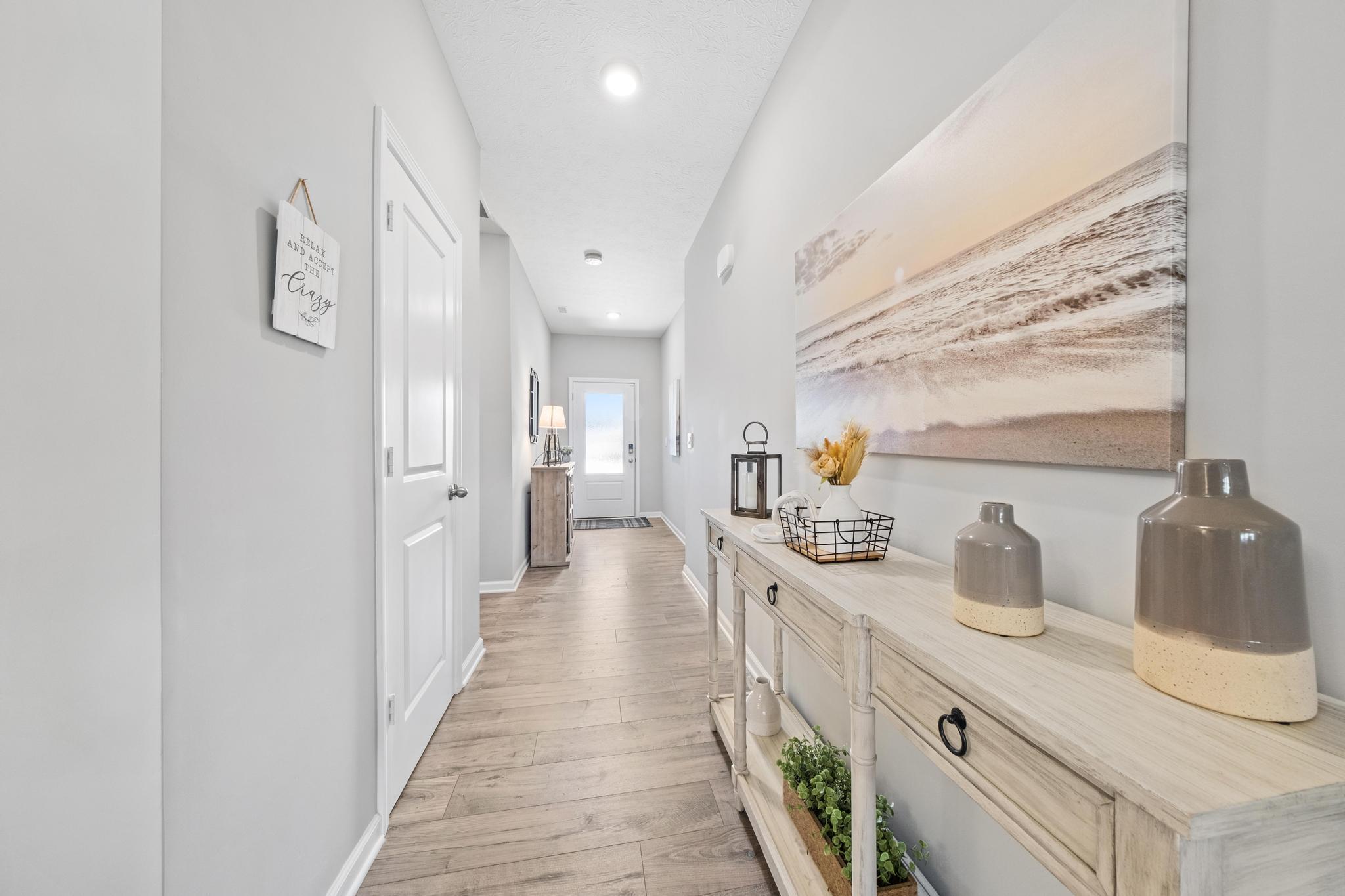 240 Waterford Lane Pendleton, IN 46064 - Photo 2 of 38