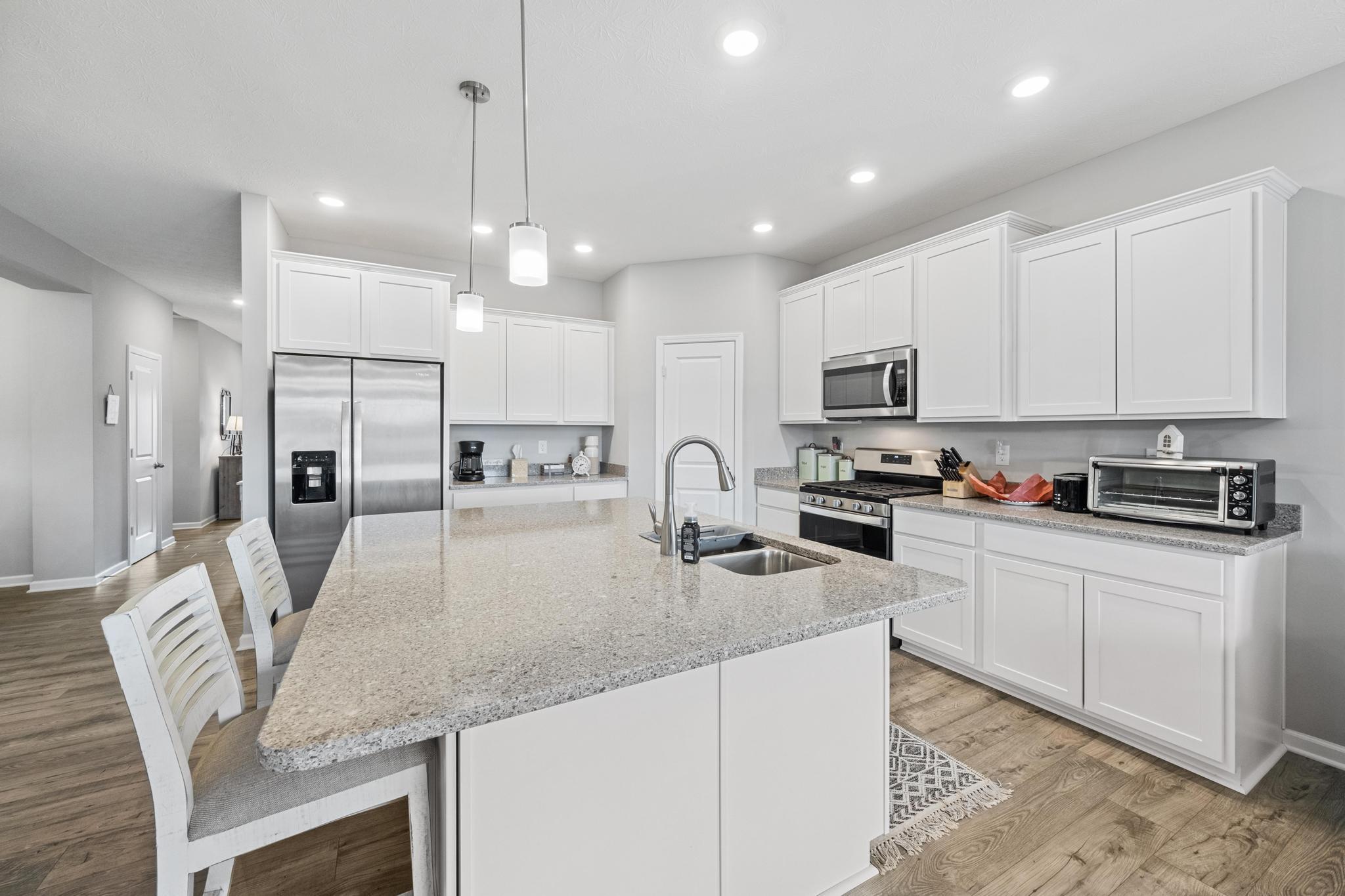 240 Waterford Lane Pendleton, IN 46064 - Photo 5 of 38