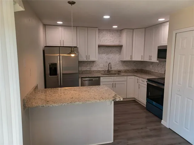 $1,900 | 306 West Primrose Lane, Lady Lake, FL 32159