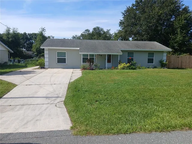 $1,900 | 306 West Primrose Lane, Lady Lake, FL 32159