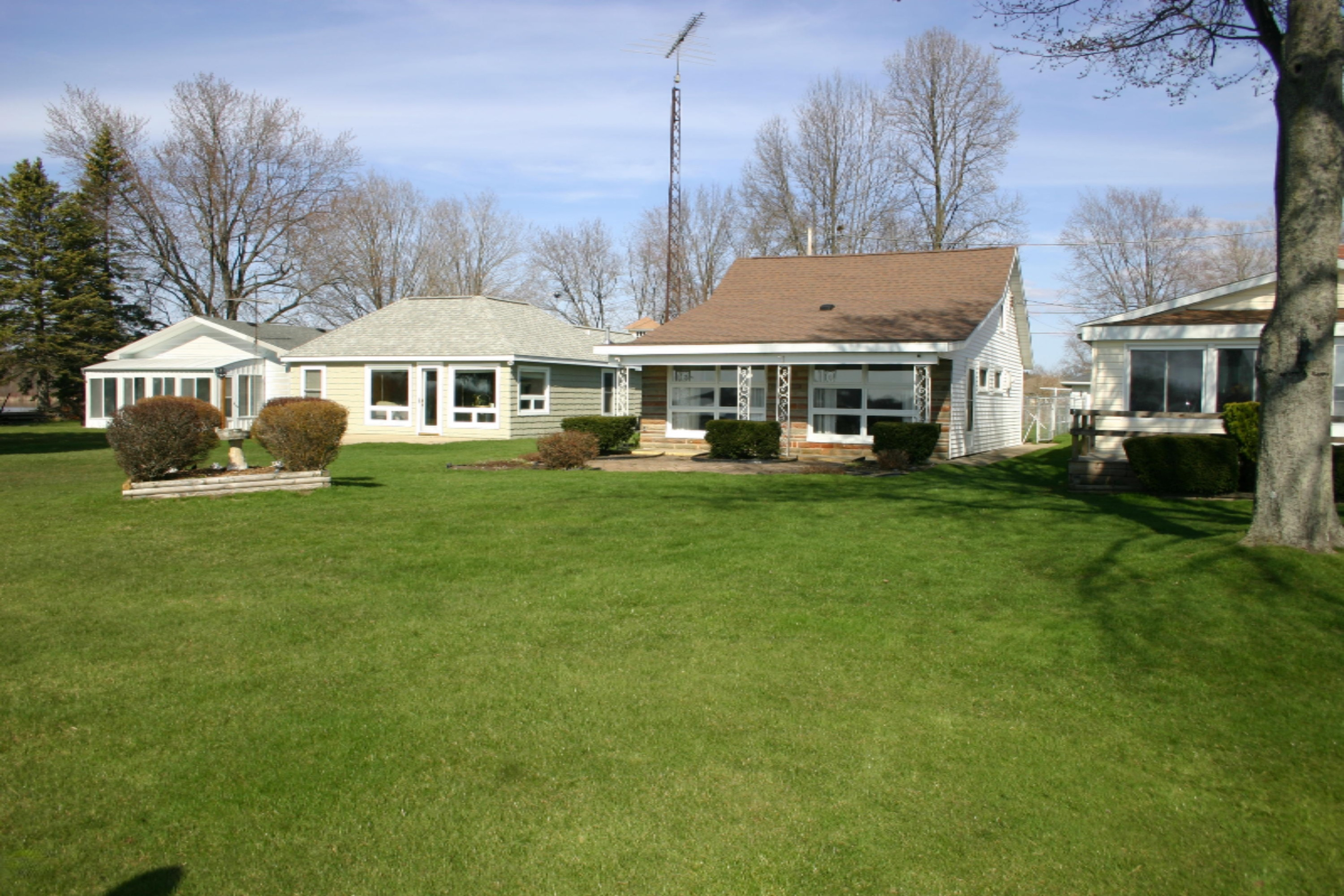 45563 Northwest Court Decatur, MI 49045 - Photo 2 of 33 IMG_0715