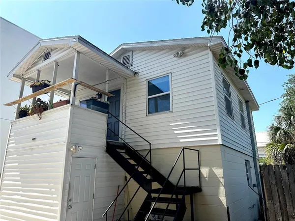 $1,590 | 773 4th Avenue North, Unit 1/2, St. Petersburg, FL 33701