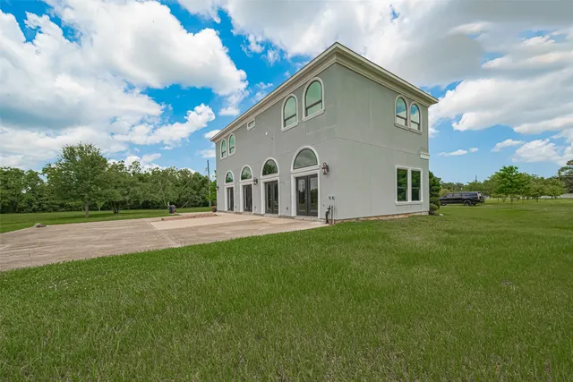 a view of outdoor space yard and front view of a house