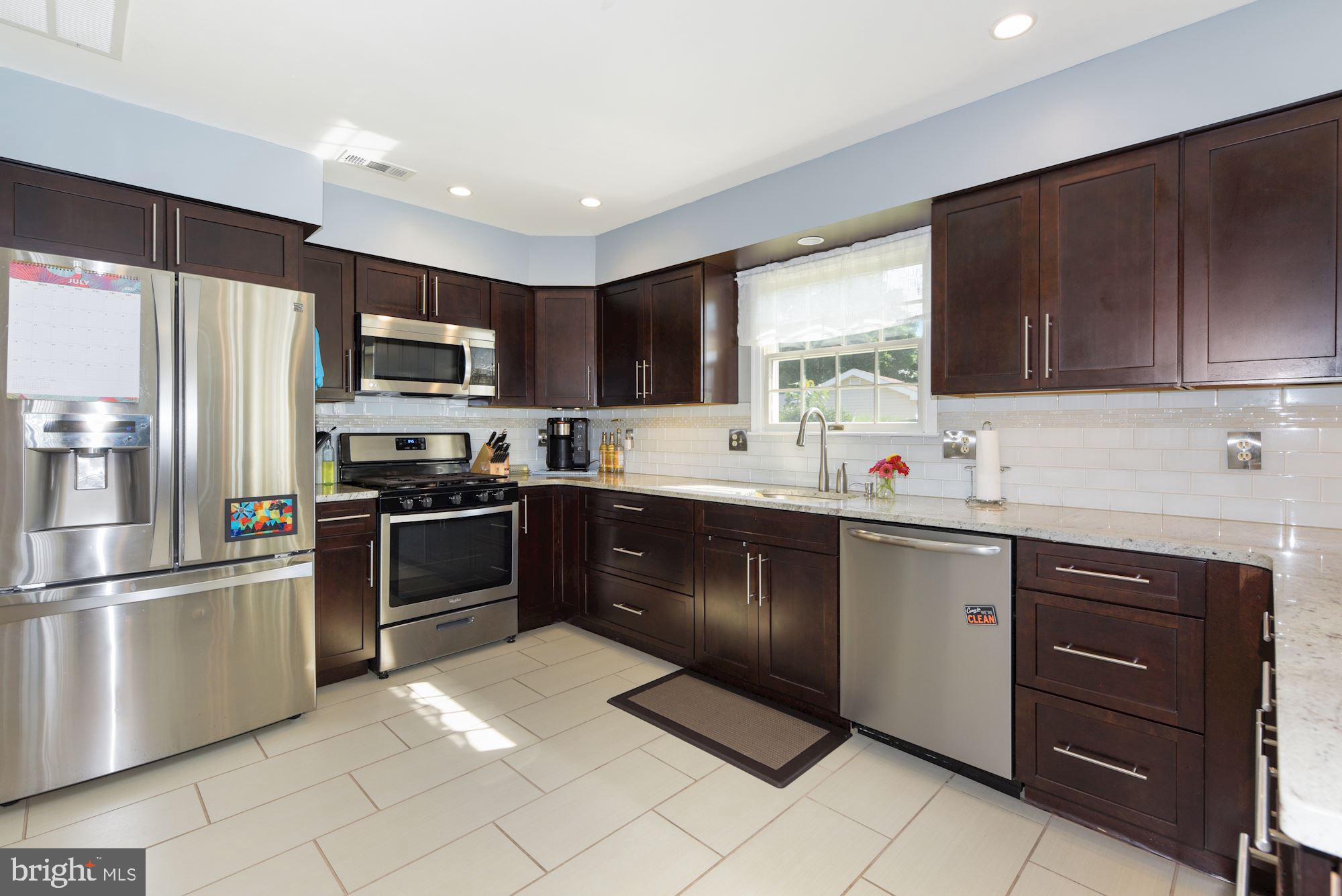 32 Nottingham Way Eastampton, NJ 08060 - Photo 5 of 30