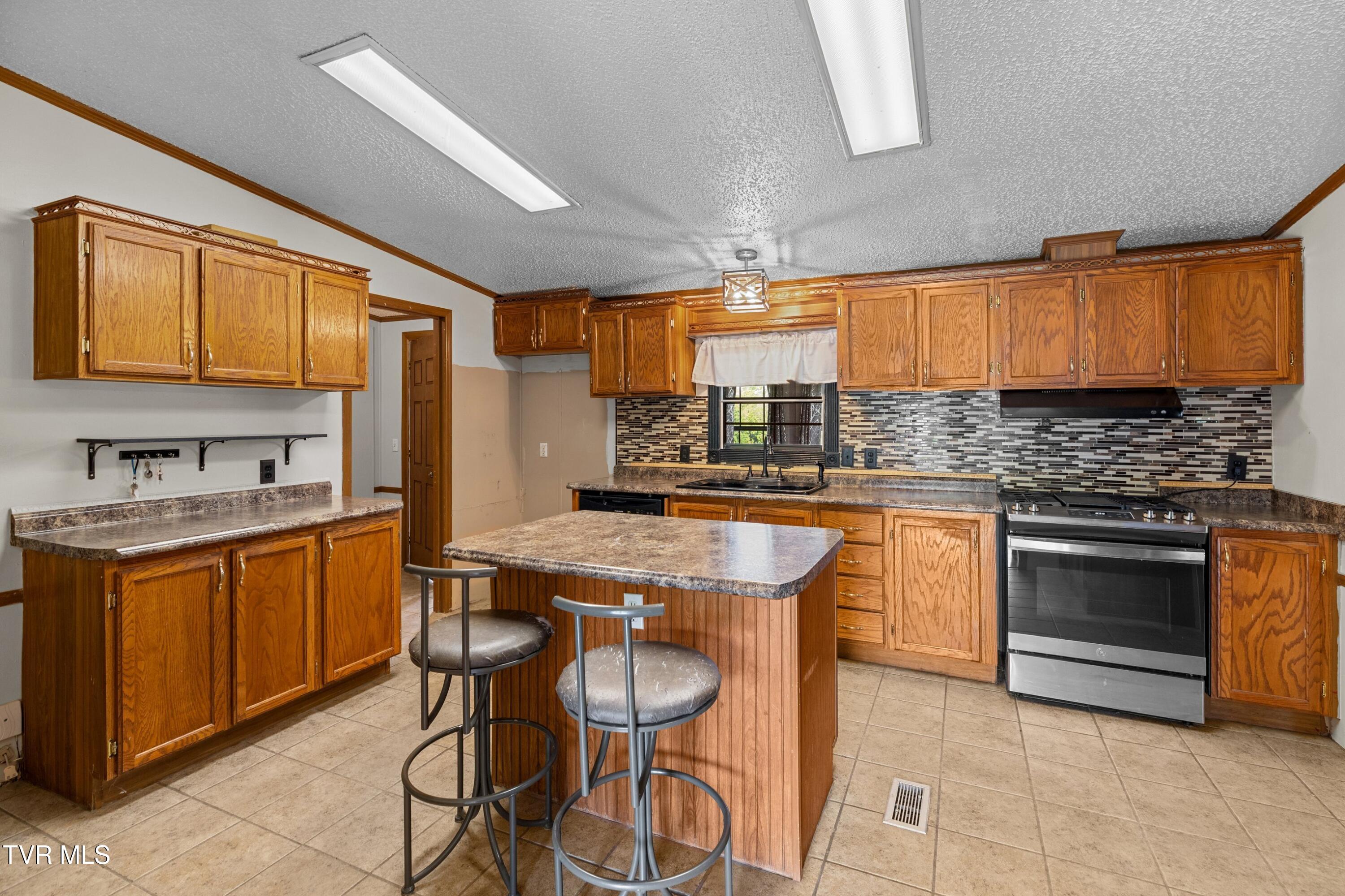299 Phillips Town Road Bulls Gap, TN 37711 - Photo 11 of 52 015-299PhillipsTownRoad-BullsGap-TN-3771