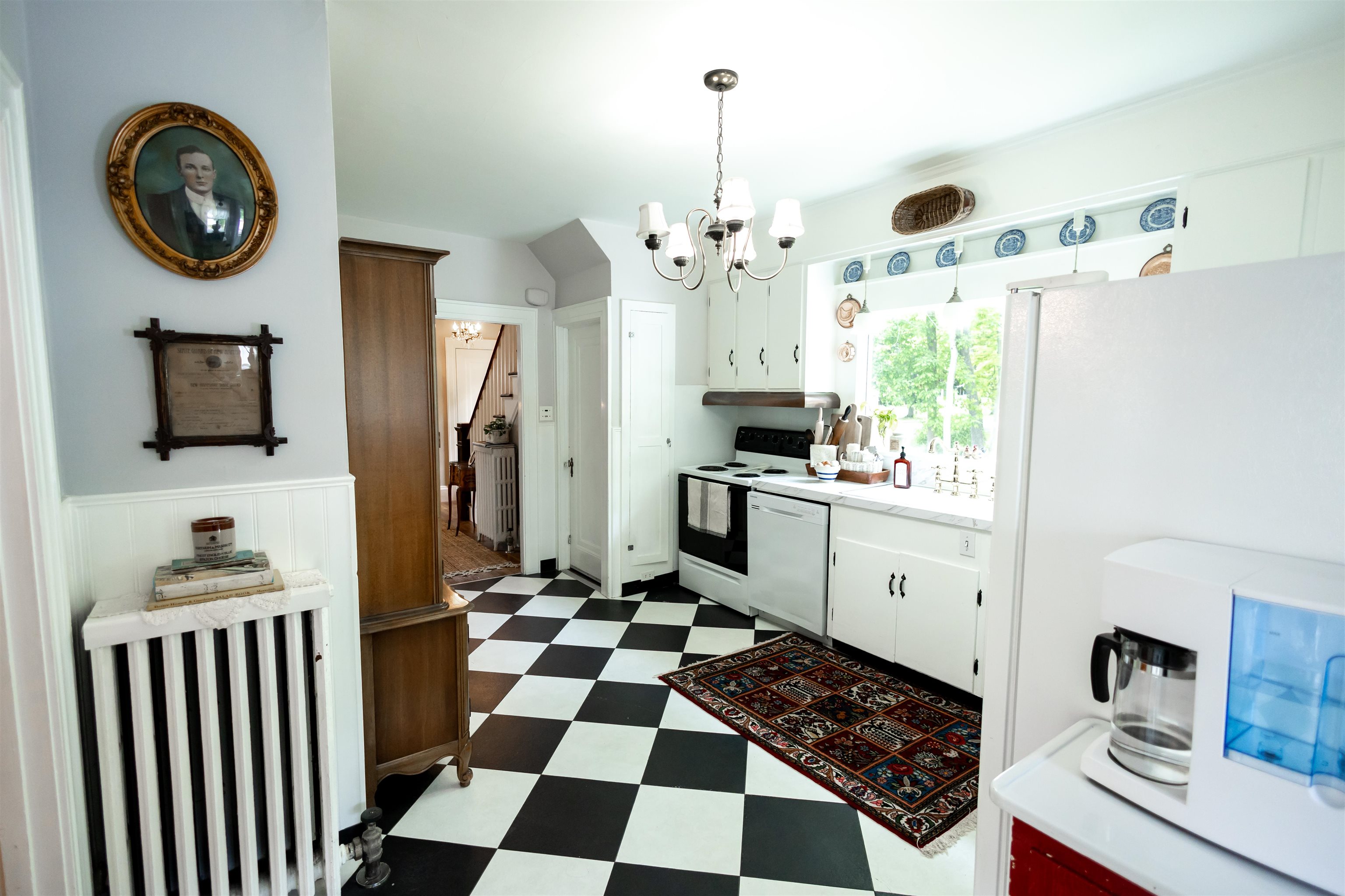 1065 Chestnut Street Manchester, NH 03104 - Photo 19 of 50