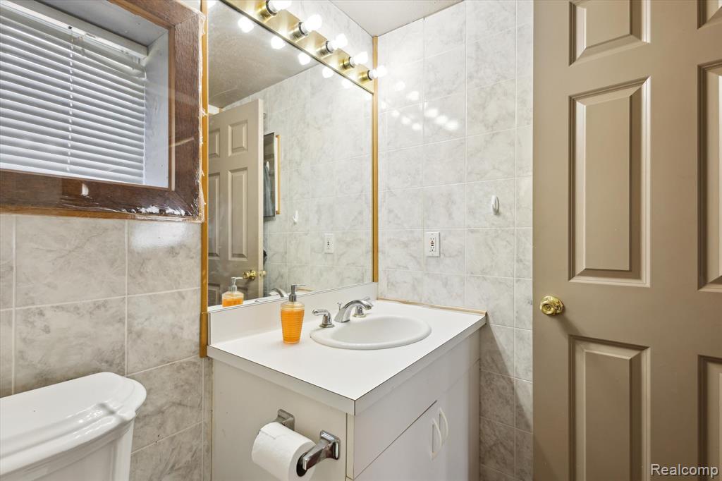 2536 Meridian Road Lewiston, MI 49756 - Photo 19 of 71