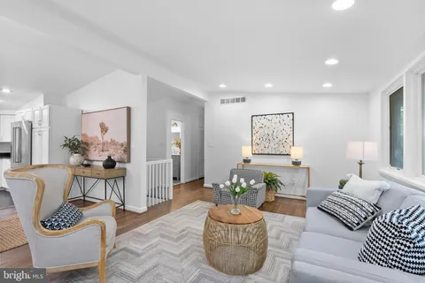 $974,900 | 2954 Viewpoint Road, Alexandria, VA 22314