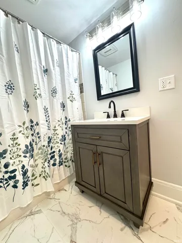 $279,900 | 6175 Oakwood Street, North Judson, IN 46366