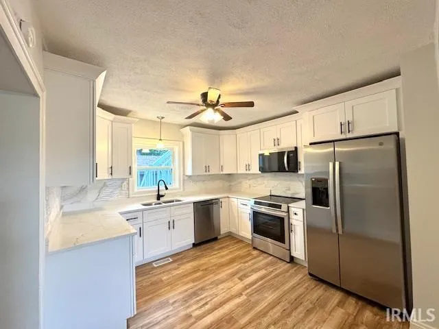 $279,900 | 6175 Oakwood Street, North Judson, IN 46366