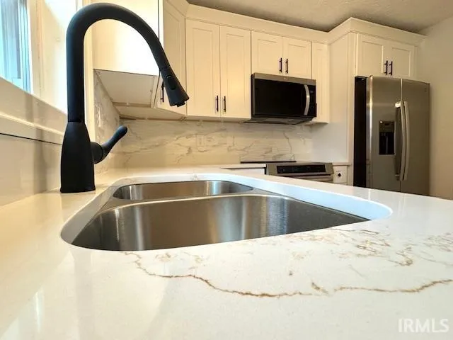 $279,900 | 6175 Oakwood Street, North Judson, IN 46366