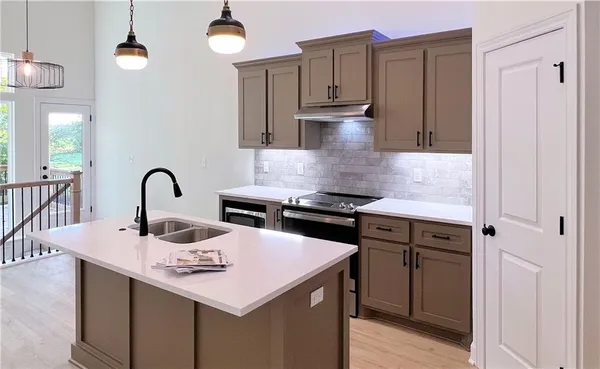 $489,300 | 22408 West 76th Street, Shawnee, KS 66227