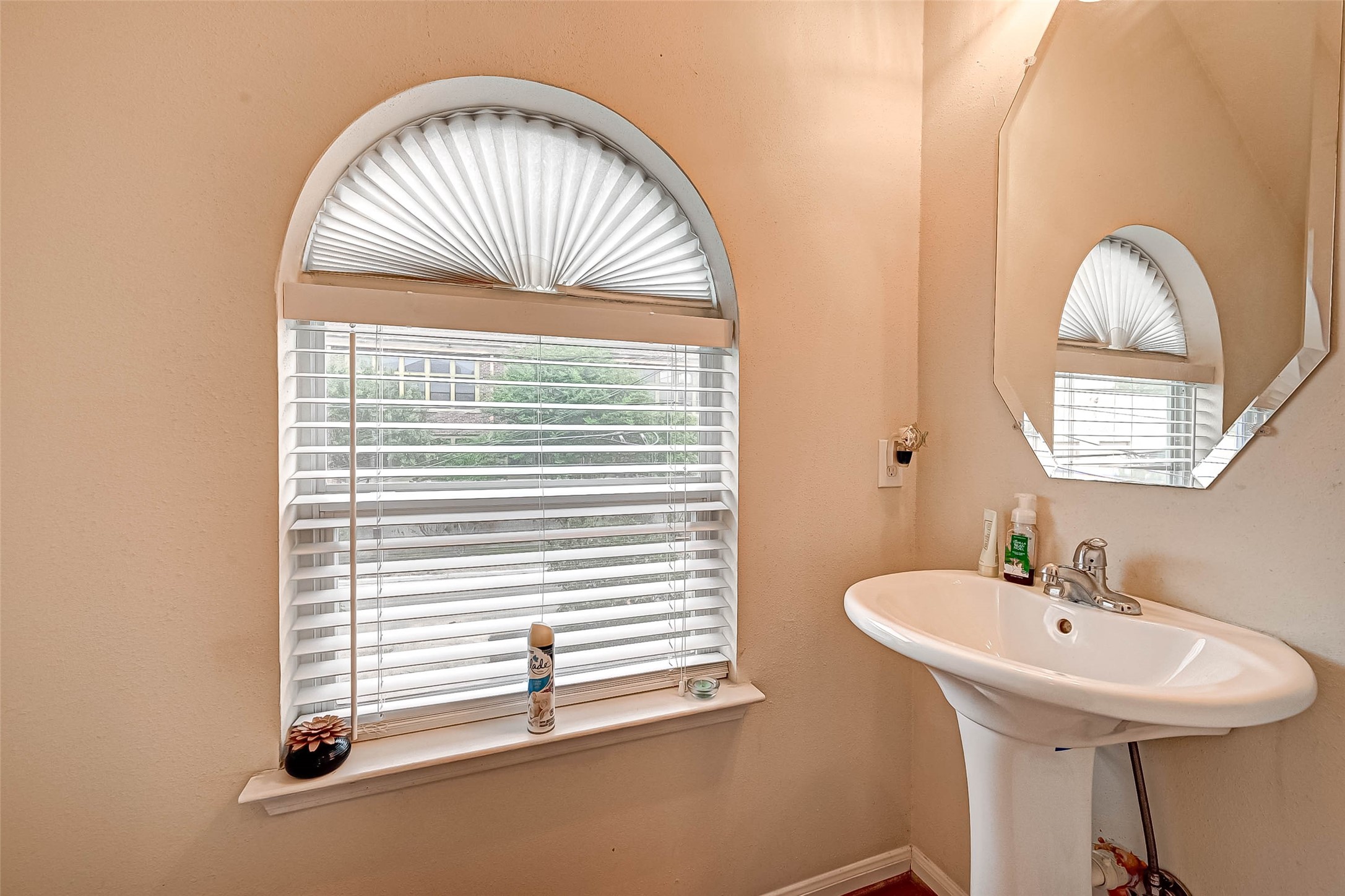 1302 Emancipation Avenue Houston, TX 77003 - Photo 28 of 50