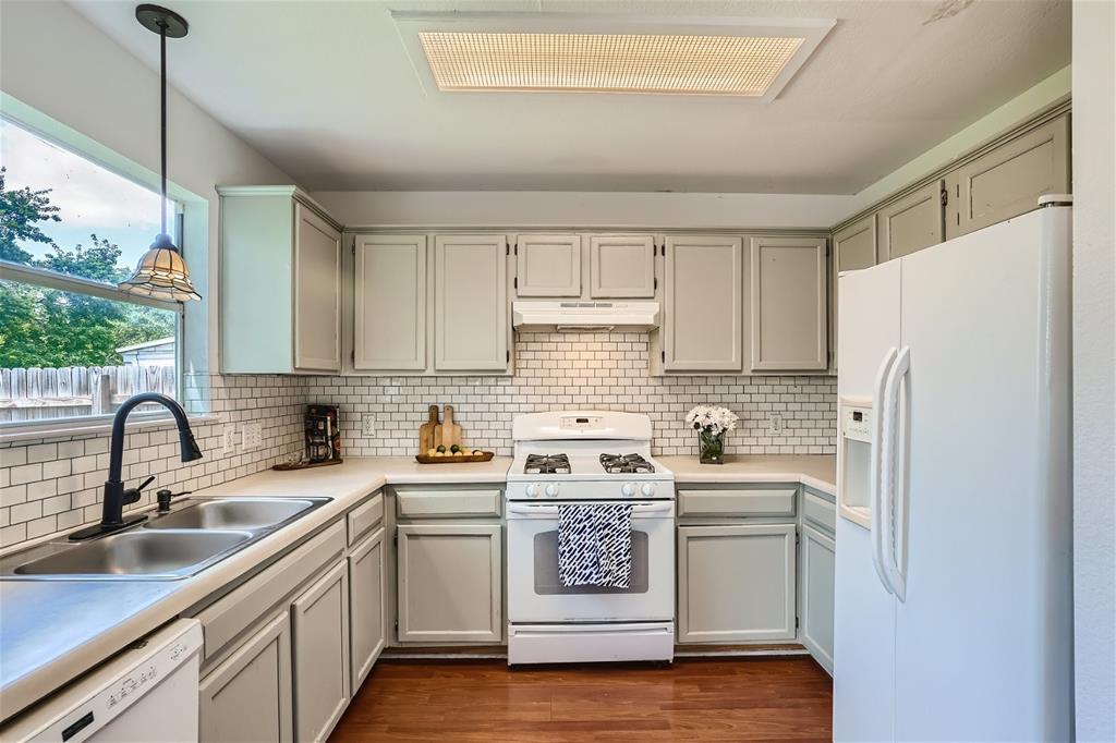 13431 Athens Trail Austin, TX 78729 - Photo 9 of 34