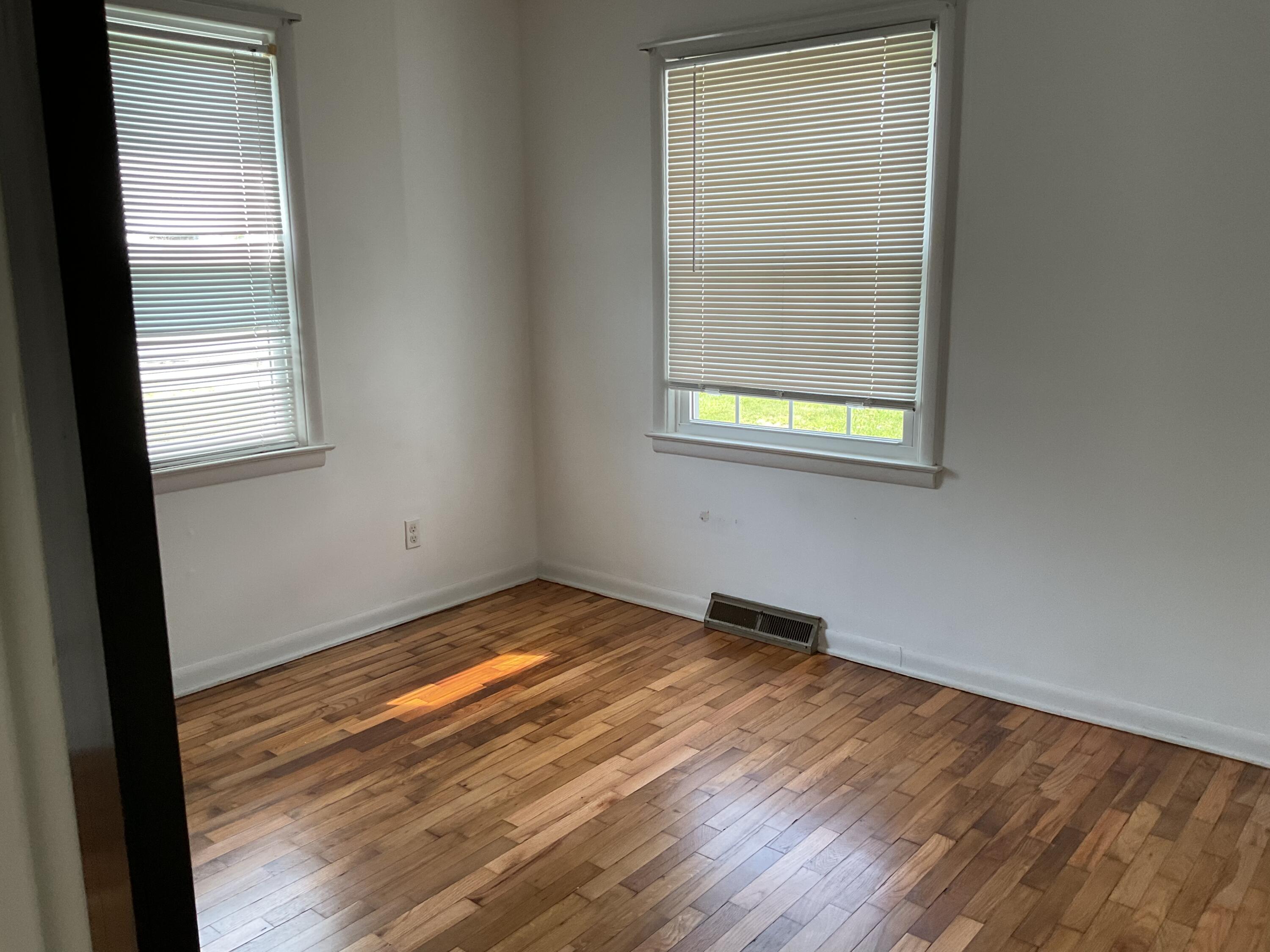 17741 Sumpter Road Belleville, MI 48111 - Photo 13 of 22 5BA69518-9B43-43D7-936F-B251561B4091