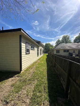 $349,500 | 22525 East Shorewood Loop, Huffman, TX 77336