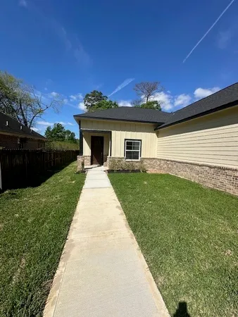 $349,500 | 22525 East Shorewood Loop, Huffman, TX 77336